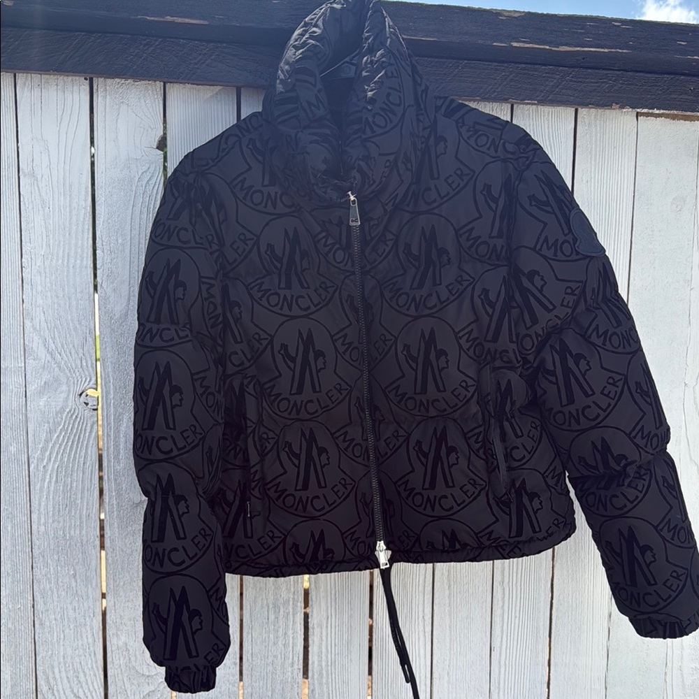 (RARE) Moncler Black Women's Jacket *accepting offers*